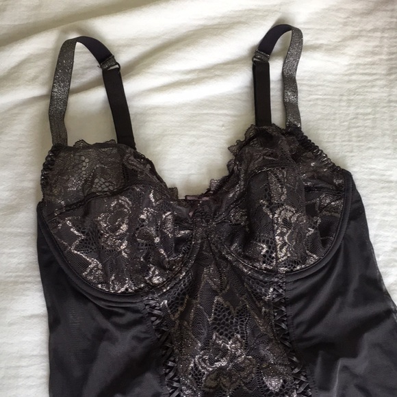 Beautiful bodysuit. New without tags. 38C. - Picture 2 of 6